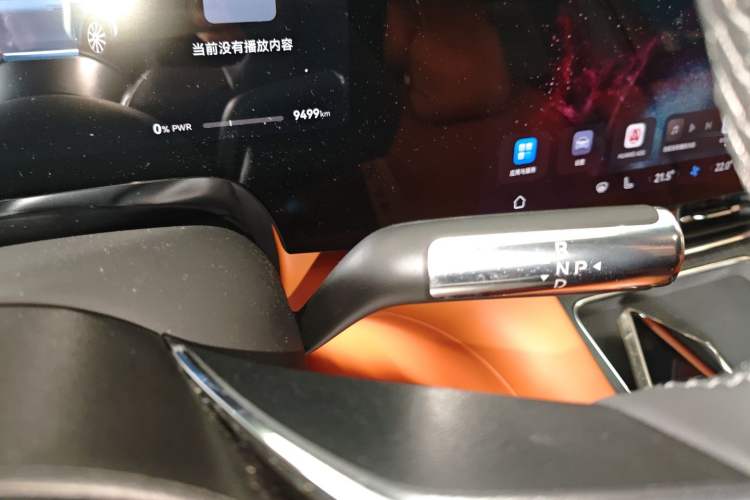 Used Hima AITO M8 2025 Extended-Range Max+ Version 53.4 kWh 5-Seater Edition Gear Lever