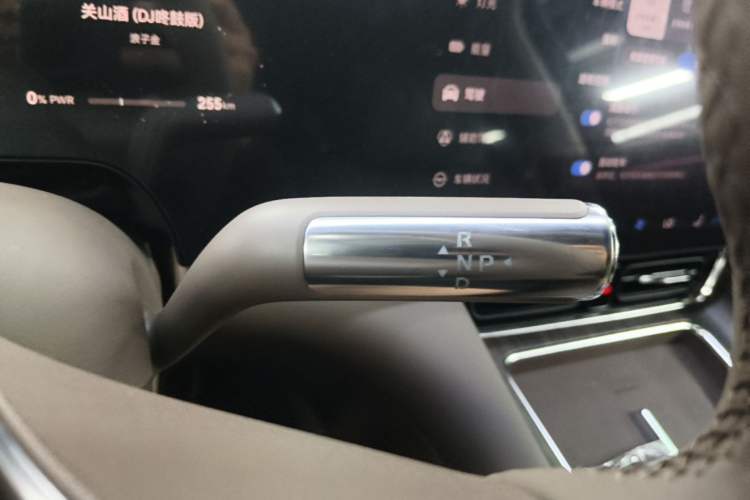 Used Hima AITO M8 2025 Model Range-Extended Max Version 53.4kWh Six-Seater (896-line LiDAR) Gear Lever