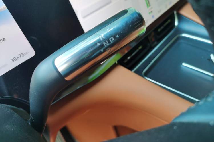 Used Hima AITO M8 2025 Extended-Range Max+ Version 53.4 kWh 6-Seater Edition Gear Lever