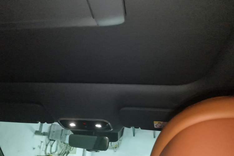 Used Hima AITO M8 2025 Extended-Range Max+ Version 53.4 kWh 6-Seater Edition Headliner