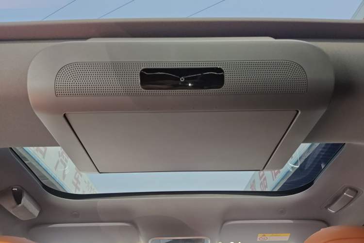 Used Hima AITO M8 2025 Extended-Range Max+ Version 53.4 kWh 6-Seater Edition Headliner