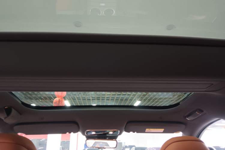 Used Hima AITO M8 2025 Model Pure Electric Ultra Six-Seat Four-Wheel-Drive Version Headliner