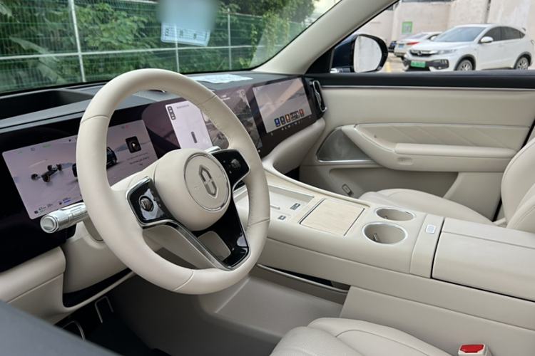 Used Hima AITO M8 2025 Extended-Range Max Version 37 kWh 6-Seater Instrument Cluster