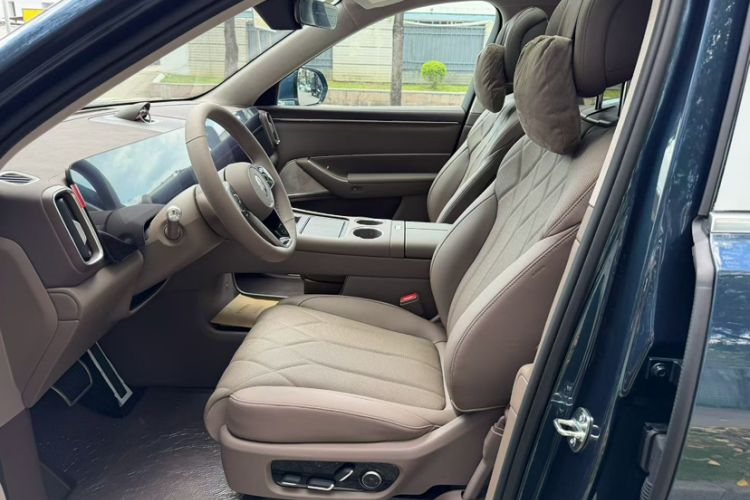 Used Hima AITO M8 2025 Model Range-Extended Max Version 53.4kWh Six-Seater (896-line LiDAR) Interior 2