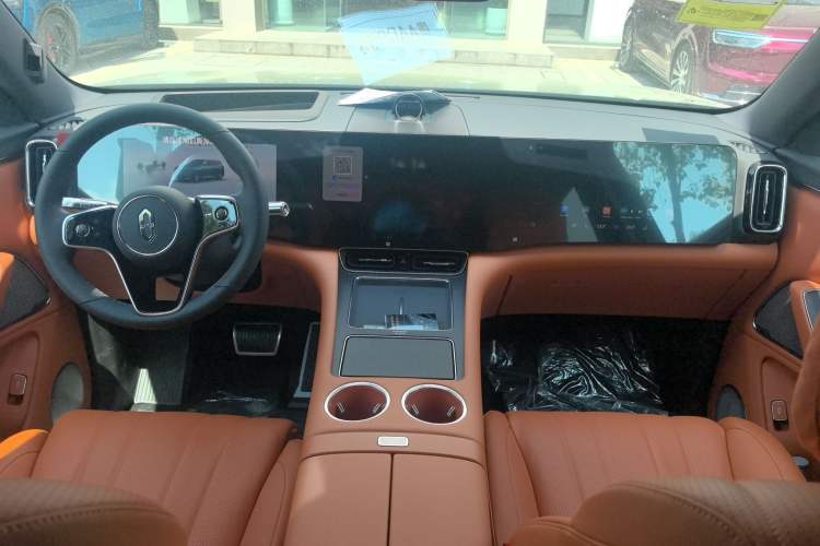 Used Hima AITO M8 2025 Extended-Range Max+ Version 53.4 kWh 6-Seater Edition Interior 5