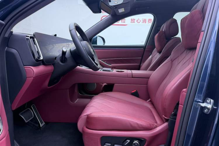Used Hima AITO M8 2025 Model Range-Extended Ultra Version 53.4kWh 5-Seater (896-line LiDAR) Interior 6