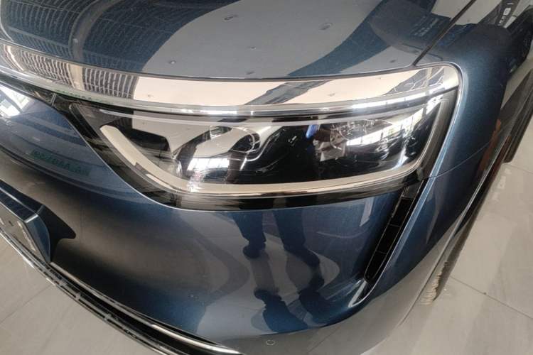 Used Hima AITO M8 2025 Extended-Range Ultra Version 53.4 kWh 5-Seater Edition Left Front Headlight