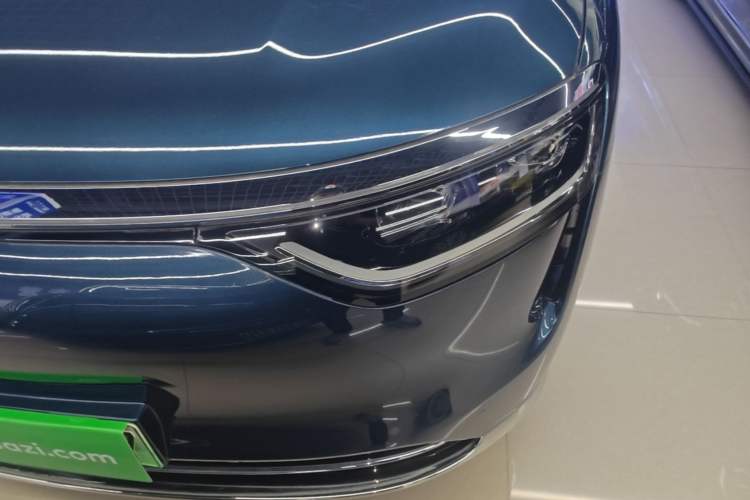 Used Hima AITO M8 2025 Extended-Range Ultra Version 53.4 kWh 5-Seater Edition Left Front Headlight