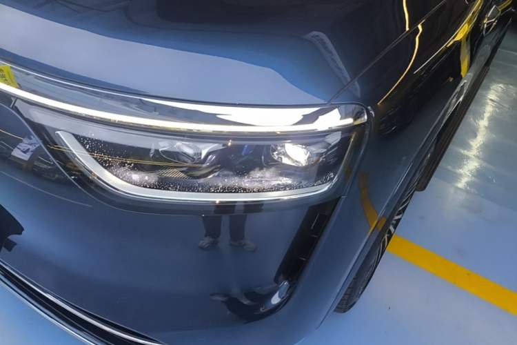 Used Hima AITO M8 2025 Extended-Range Ultra Version 53.4 kWh 5-Seater Edition Left Front Headlight