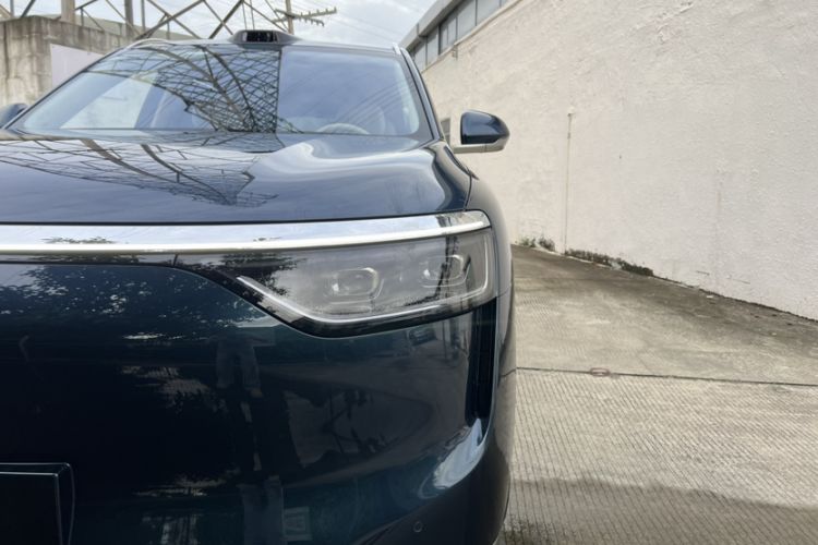 Used Hima AITO M8 2025 Extended-Range Max Version 37 kWh 6-Seater Left Front Headlight