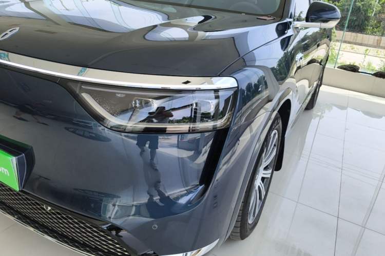Used Hima AITO M8 2025 Model Pure Electric Max+ Six-Seat Four-Wheel-Drive Version Left Front Headlight