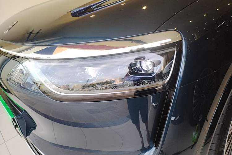 Used Hima AITO M8 2025 Extended-Range Max+ Version 53.4 kWh 6-Seater Edition Left Front Headlight