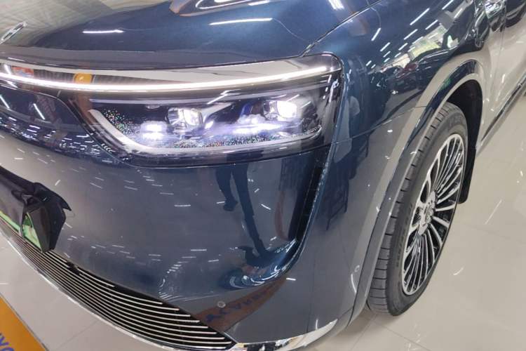Used Hima AITO M8 2025 Extended-Range Max+ Version 53.4 kWh 5-Seater Edition Left Front Headlight