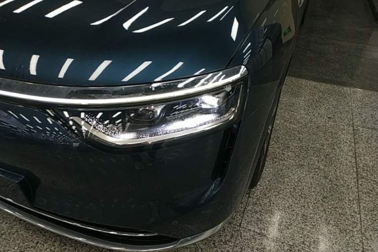 Used Hima AITO M8 2025 Extended-Range Ultra Version 53.4 kWh 6-Seater Edition Left Front Headlight