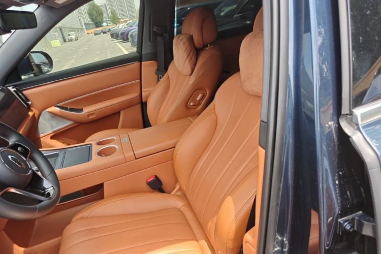 Used Hima AITO M8 2025 Extended-Range Max+ Version 53.4 kWh 6-Seater Edition Left Front Seat