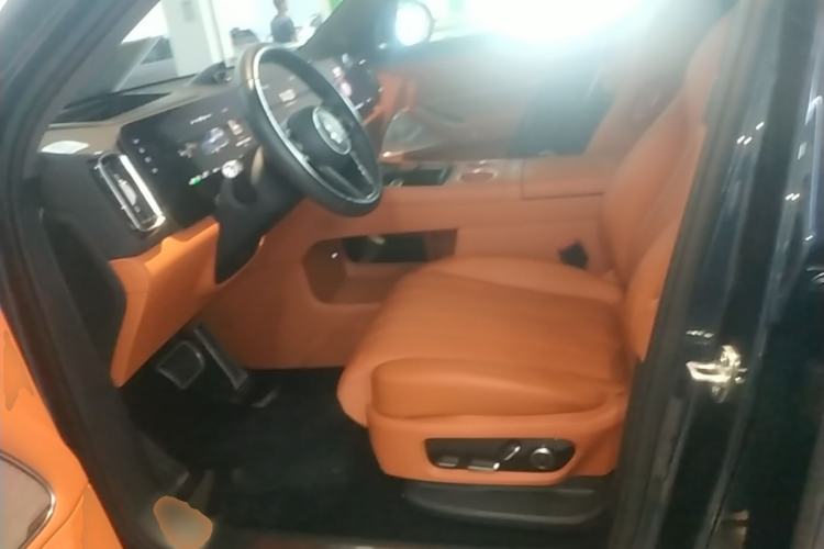 Used Hima AITO M8 2025 Extended-Range Max+ Version 53.4 kWh 5-Seater Edition Left Front Seat