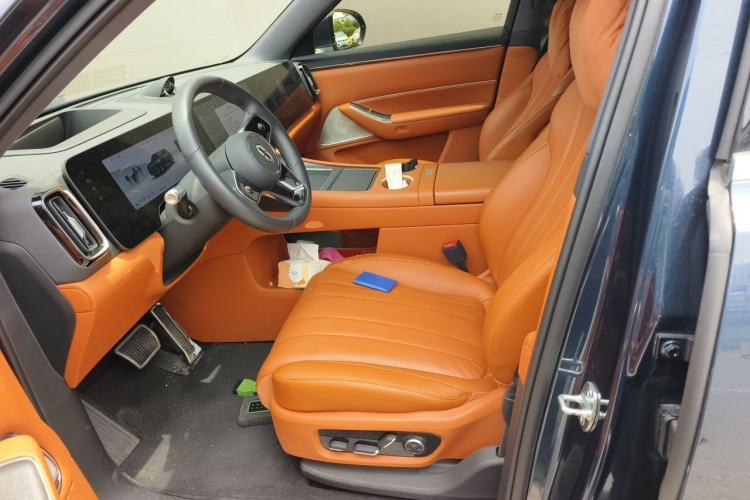 Used Hima AITO M8 2025 Extended-Range Max+ Version 53.4 kWh 6-Seater Edition Left Front Seat