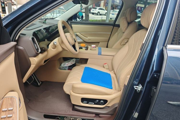 Used Hima AITO M8 2025 Extended-Range Max+ Version 53.4 kWh 6-Seater Edition Left Front Seat