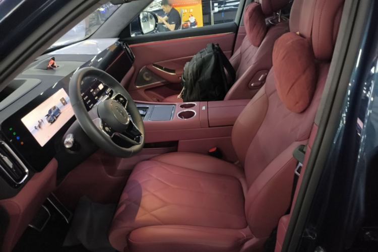 Used Hima AITO M8 2025 Extended-Range Ultra Version 53.4 kWh 5-Seater Edition Left Front Seat