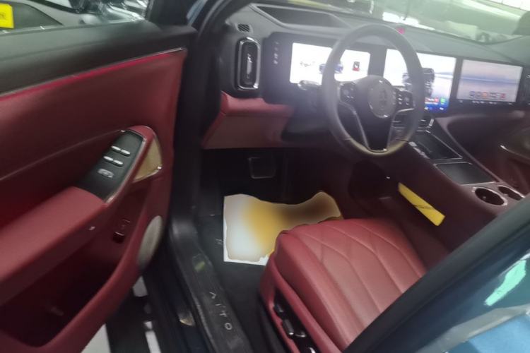 Used Hima AITO M8 2025 Extended-Range Ultra Version 53.4 kWh 5-Seater Edition Left Front Seat