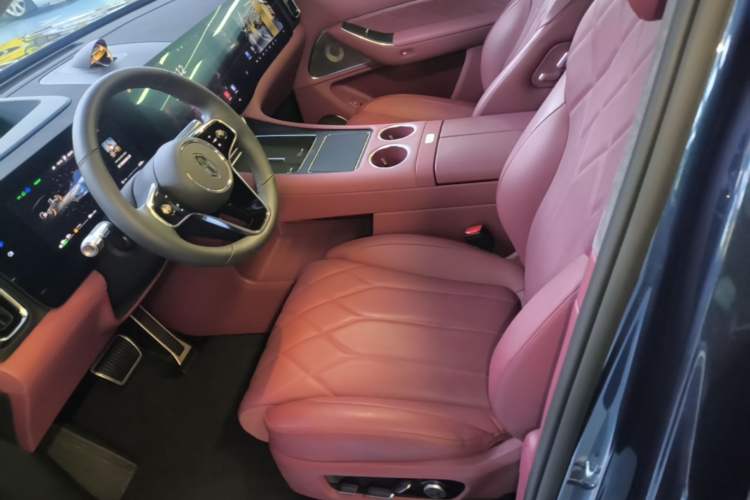 Used Hima AITO M8 2025 Extended-Range Ultra Version 53.4 kWh 5-Seater Edition Left Front Seat