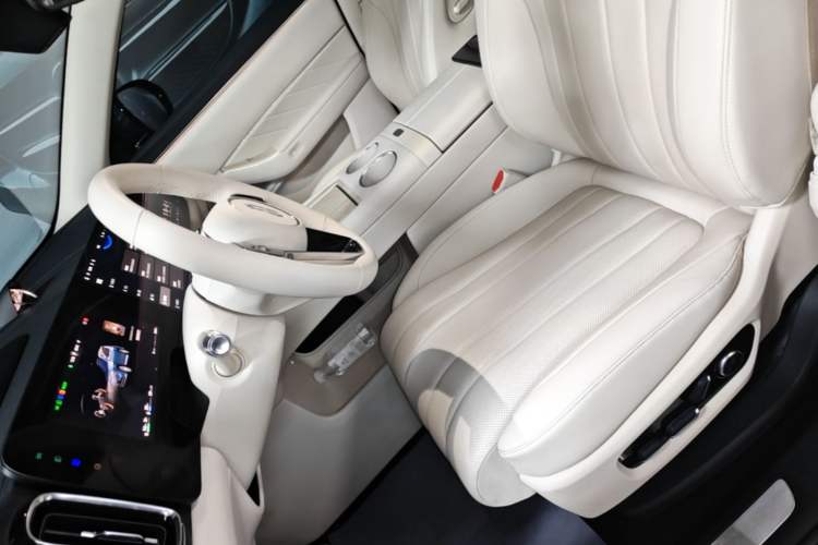 Used Hima AITO M8 2025 Extended-Range Ultra Version 53.4 kWh 6-Seater Edition Left Front Seat