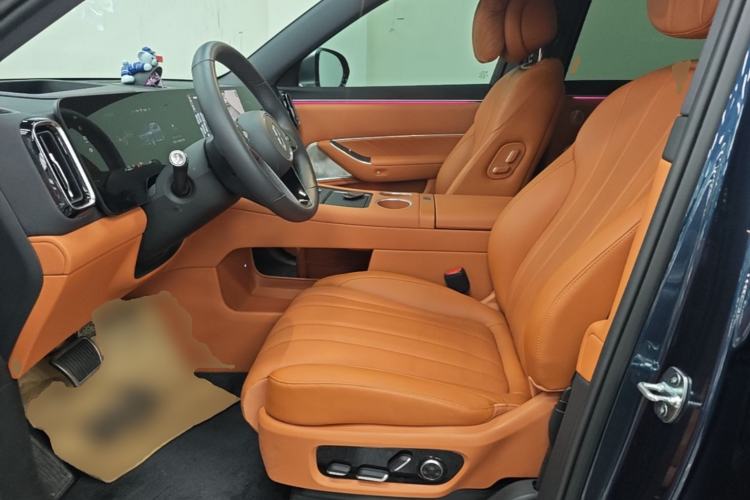 Used Hima AITO M8 2025 Extended-Range Ultra Version 53.4 kWh 6-Seater Edition Left Front Seat