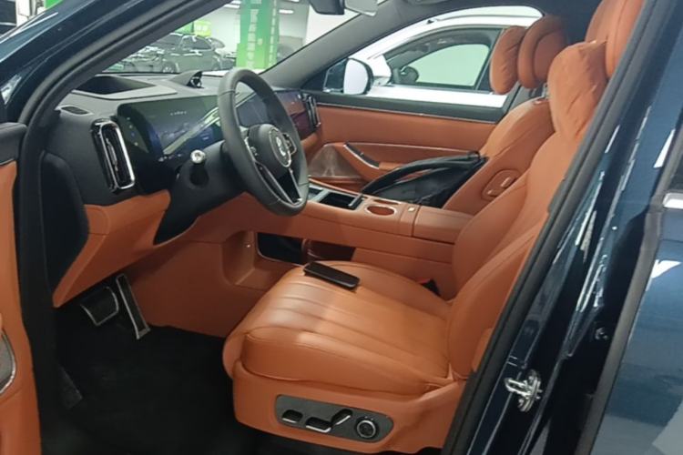 Used Hima AITO M8 2025 Extended-Range Ultra Version 53.4 kWh 6-Seater Edition Left Front Seat