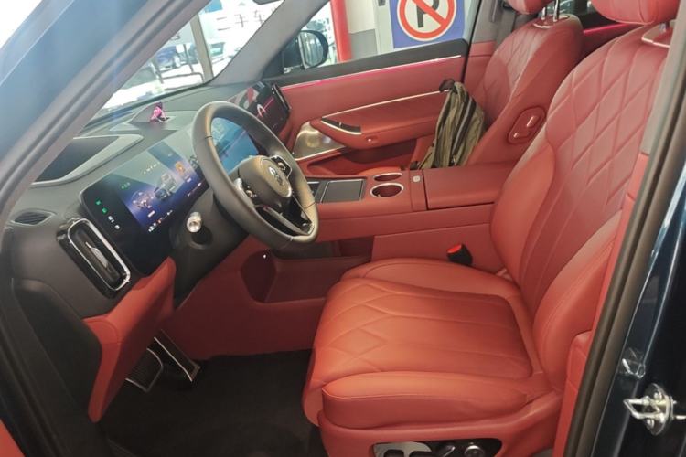 Used Hima AITO M8 2025 Extended-Range Ultra Version 53.4 kWh 5-Seater Edition Left Front Seat