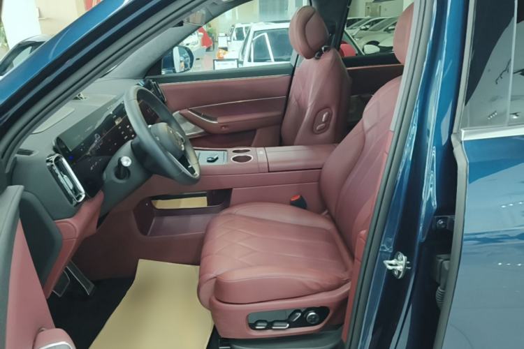 Used Hima AITO M8 2025 Extended-Range Ultra Version 53.4 kWh 5-Seater Edition Left Front Seat
