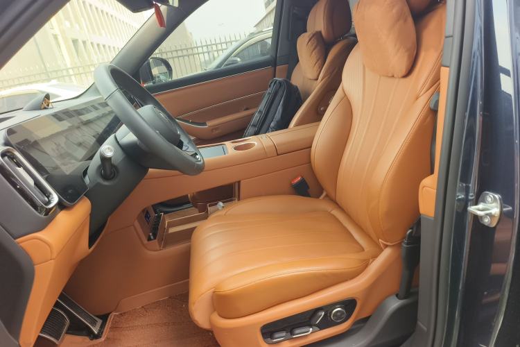 Used Hima AITO M8 2025 Extended-Range Max Version 37 kWh 5-Seater Left Front Seat