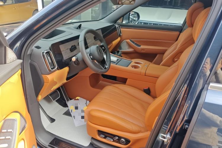 Used Hima AITO M8 2025 Extended-Range Max+ Version 53.4 kWh 6-Seater Edition Left Front Seat