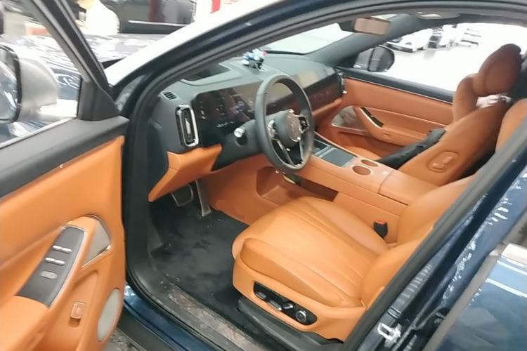 Used Hima AITO M8 2025 Extended-Range Ultra Version 53.4 kWh 6-Seater Edition Left Front Seat