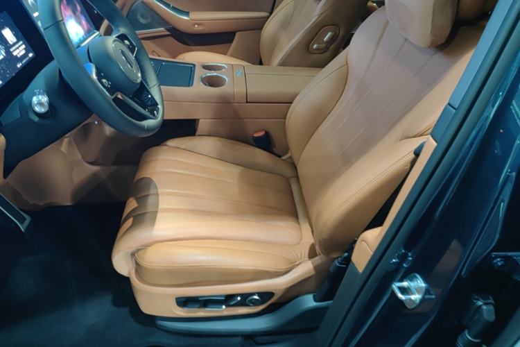 Used Hima AITO M8 2025 Extended-Range Max+ Version 53.4 kWh 6-Seater Edition Left Front Seat
