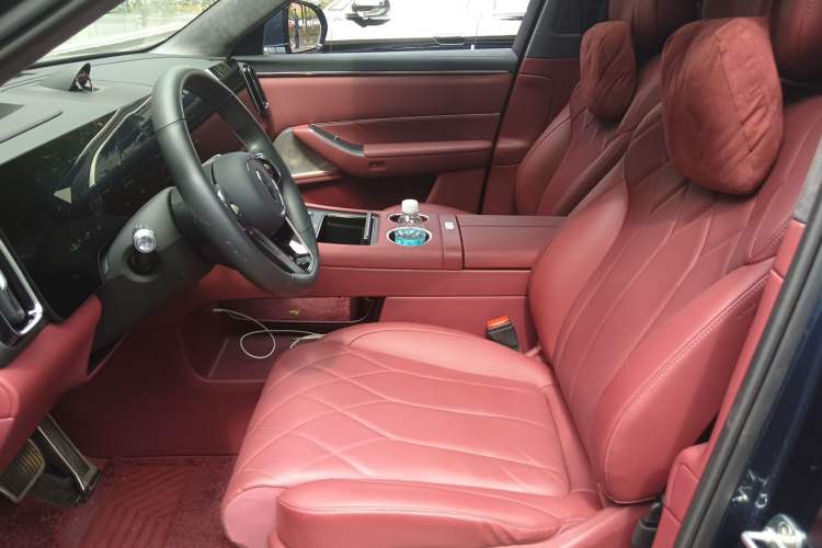 Used Hima AITO M8 2025 Extended-Range Max+ Version 53.4 kWh 6-Seater Edition Left Front Seat