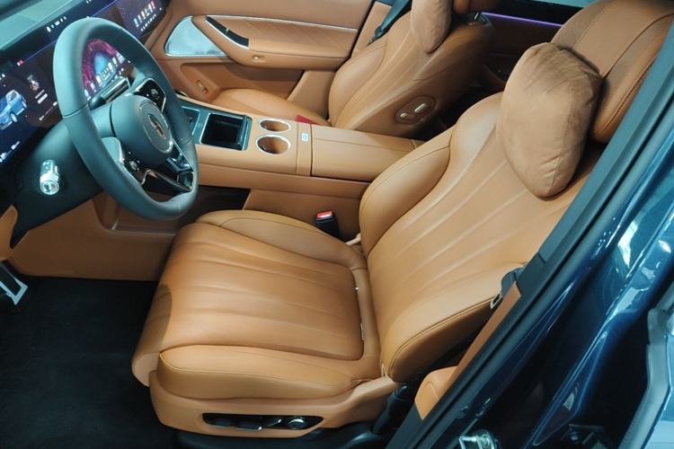 Used Hima AITO M8 2025 Extended-Range Max+ Version 53.4 kWh 5-Seater Edition Left Front Seat