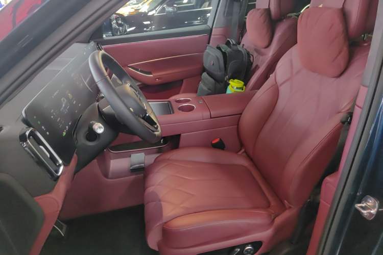 Used Hima AITO M8 2025 Model Range-Extended Ultra Version 53.4kWh 5-Seater (896-line LiDAR) Left Front Seat