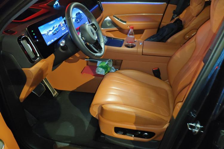 Used Hima AITO M8 2025 Extended-Range Max+ Version 53.4 kWh 5-Seater Edition Left Front Seat