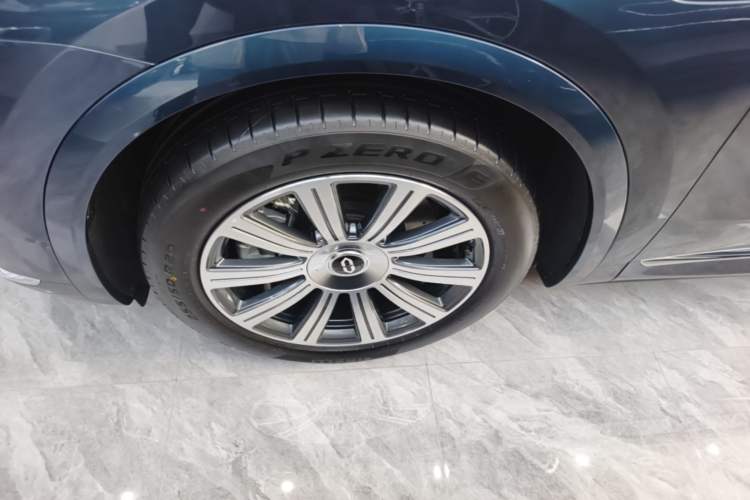 Used Hima AITO M8 2025 Extended-Range Max+ Version 53.4 kWh 5-Seater Edition Left Front Wheel Hub