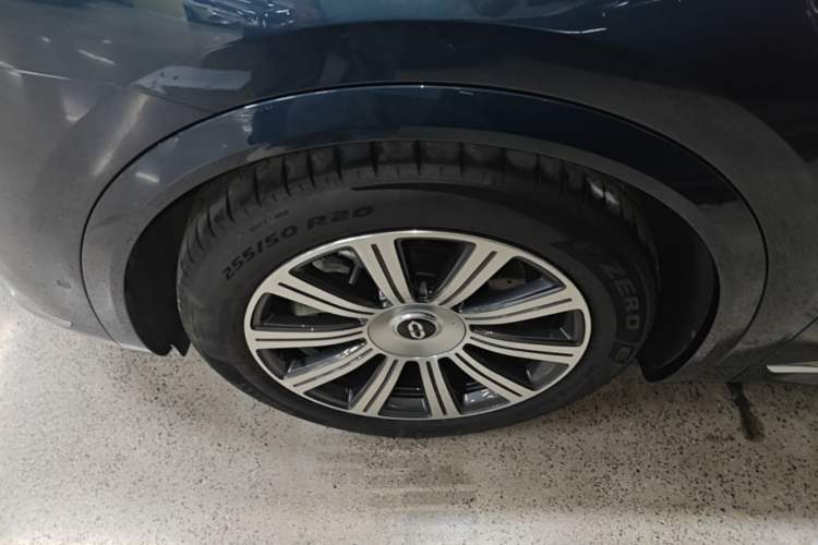 Used Hima AITO M8 2025 Extended-Range Ultra Version 53.4 kWh 6-Seater Edition Left Front Wheel Hub
