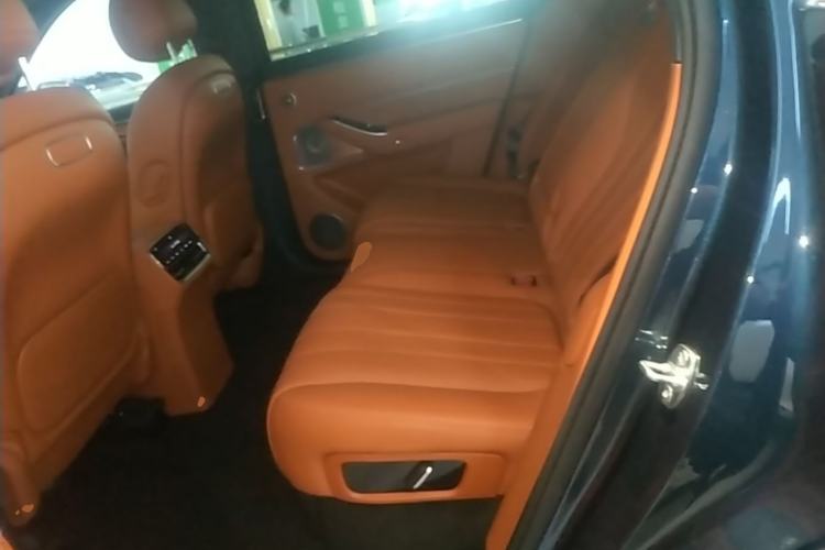 Used Hima AITO M8 2025 Extended-Range Max+ Version 53.4 kWh 5-Seater Edition Left Rear Seat