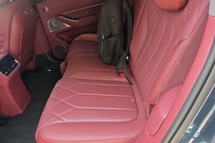 Used Hima AITO M8 2025 Extended-Range Ultra Version 53.4 kWh 5-Seater Edition Left Rear Seat