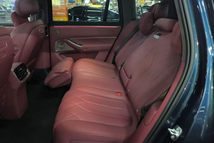 Used Hima AITO M8 2025 Extended-Range Ultra Version 53.4 kWh 5-Seater Edition Left Rear Seat