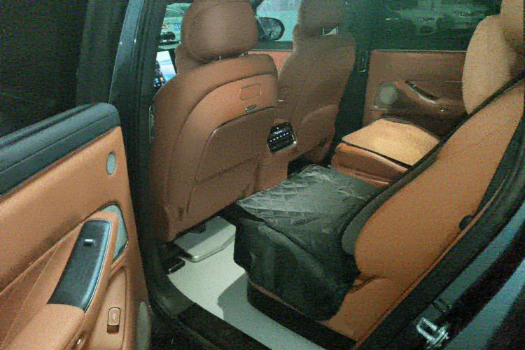 Used Hima AITO M8 2025 Extended-Range Max+ Version 53.4 kWh 6-Seater Edition Left Rear Seat