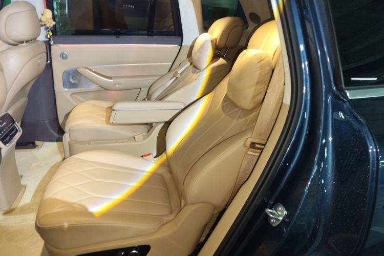 Used Hima AITO M8 2025 Extended-Range Max+ Version 53.4 kWh 6-Seater Edition Left Rear Seat