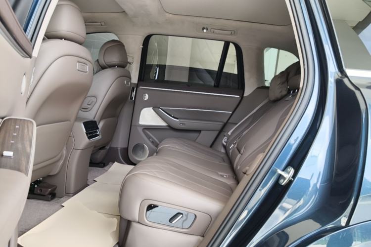 Used Hima AITO M8 2025 Model Pure Electric Max+ Six-Seat Four-Wheel-Drive Version Left Rear Seat
