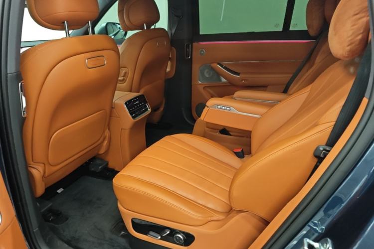 Used Hima AITO M8 2025 Extended-Range Ultra Version 53.4 kWh 6-Seater Edition Left Rear Seat