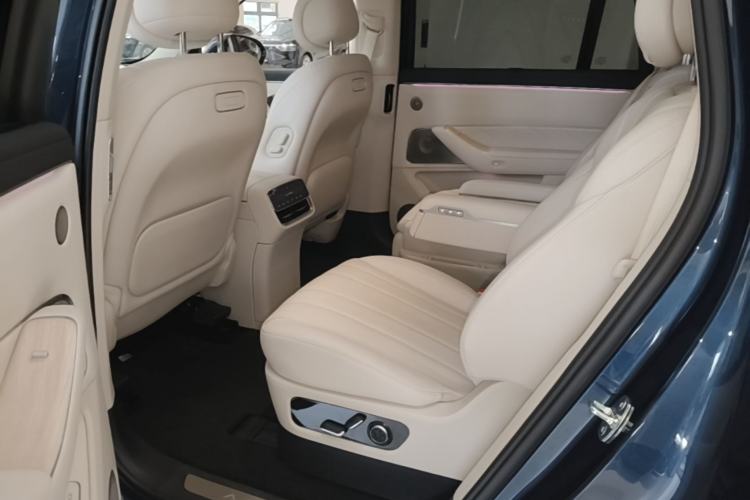 Used Hima AITO M8 2025 Extended-Range Max+ Version 53.4 kWh 6-Seater Edition Left Rear Seat