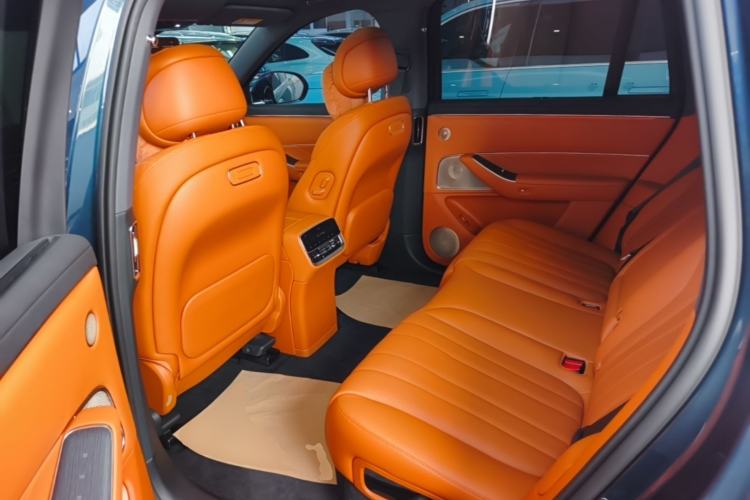 Used Hima AITO M8 2025 Extended-Range Max+ Version 53.4 kWh 5-Seater Edition Left Rear Seat