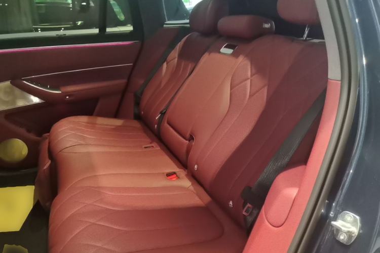Used Hima AITO M8 2025 Extended-Range Ultra Version 53.4 kWh 5-Seater Edition Left Rear Seat